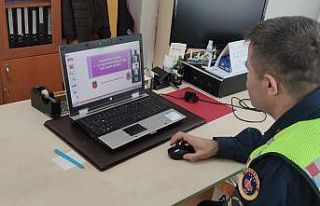 Jandarma EBA üzerinden ders verdi