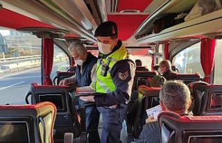 Jandarma şehirlerarası toplu taşıma araçlarını...