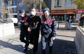 Jandarma silah satıcısını alıcı kılığına...