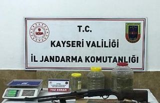 Jandarmanın arama yaptığı evde 6 kilo esrar yakalandı