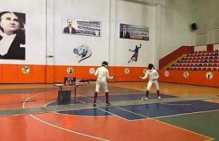 Kahramanmaraş’ta eskrim turnuvası