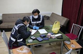 Kahvehaneye dönüştürülen eve kumar baskını