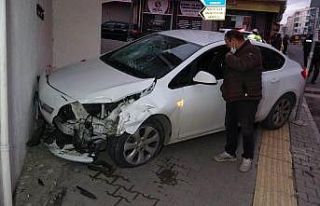 Kaldırıma park edilen araç dehşet saçtı: 1 ölü