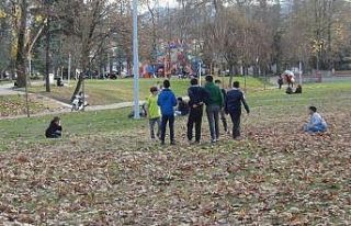 Kamerayı görünce çil yavrusu gibi dağıldılar