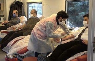 Kan stokları azalan Kızılay’a, eğitim camiasından...