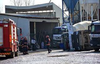 Kantara çıkartılan beton mikseri devrildi: 1 yaralı