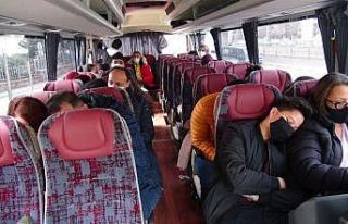 Kapasitenin üzerinde turist taşıyan otobüs sürücüne...