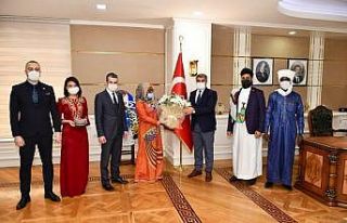 Karabük’te göçmenlerden Vali Gürel’e ziyaret