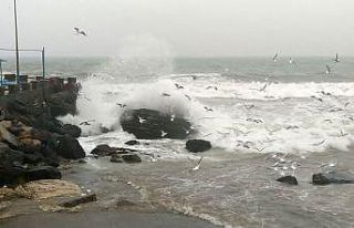 Karadeniz’de fırtına etkili oluyor