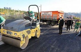 Karaköprü Belediyesi asfalt yama çalışmalarına...