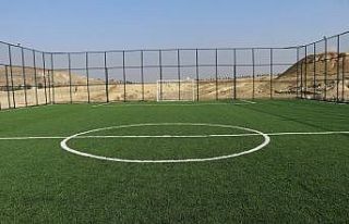 Karaköprü kırsalı sentetik çim sahaya kavuştu