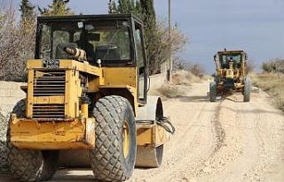Karaköprü kırsalında yol çalışması