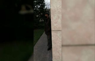 Karantinada olması gerekirken bankaya para çekmeye...