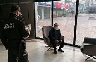 Karantinasının bitmesine 1 gün kala dışarı çıkan...