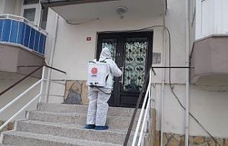 Karesi Belediyesi koronavirüs vakası görülen apartmanların...