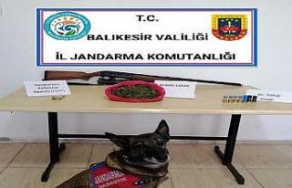 Karesi’de 3 kişiye uyuşturucu operasyonu