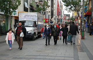 Karşıyaka Çarşı’da yılbaşı hareketliliği