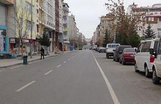 Kars’ta caddeler boş kaldı