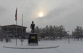 Kars’ta kar yağışı etkili oluyor