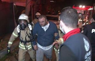 Kartal’da çıkan yangında dumandan etkilenen bir...