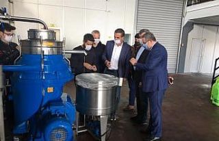 Kaymakam Sağlam, zeytinin yağa dönüşmesini yerinde...