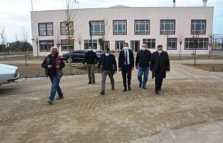 Kaymakam Ünsal, Edremit 750 kişilik kapalı spor...