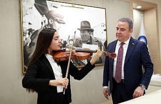 Kemanın yıldızı Elif Eroğlu, Amerika’da üçüncülük...