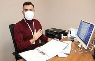 Kendisini hayata bağlayan doktorlarla aynı hastanede...