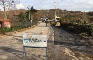 Kent genelindeki yollar bakımdan geçiyor