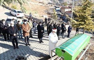 Kimsesizi son yolculuğuna protokol uğurladı