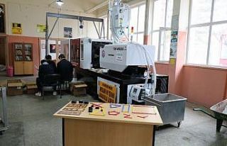 Kırşehir MTAL’nde gece-gündüz plastik şablon...