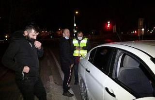 Kısıtlamada alkollü yakalandı, izin belgesi iptal...