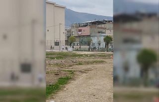 Kısıtlamada top oynayan çocuklara polis baskını