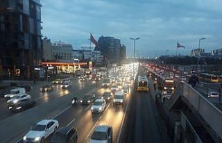 Kısıtlamanın ardından trafikte hareketlilik başladı
