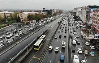 Kısıtlamaya saatler kala E-5’teki yoğunluk havadan...