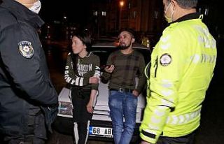 Kısıtlamaya uymayan maskesiz alkollü sürücü...