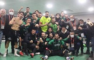 Kocaelispor’da galibiyet Hüseyin Üzülmez’e...