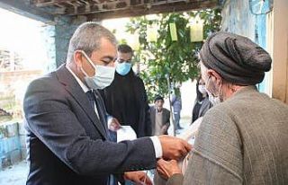 Koçarlı’da yaşlı çınarların yeni yıl yemekleri...