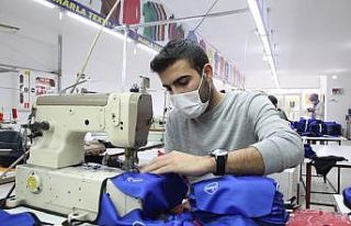 Konuşma engelli gencin azmi, KISGEB desteğiyle 25...