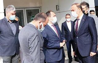 Korona virüs hastalarına hizmet verecek hastanede...