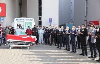 Korona virüse yenik düşen doktor son yolculuğuna...