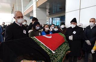 Koronadan ölen Meral hemşire son yolculuğuna uğurlandı