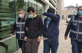 Kredi kart bilgileri kopyalayıp alışveriş yapan...