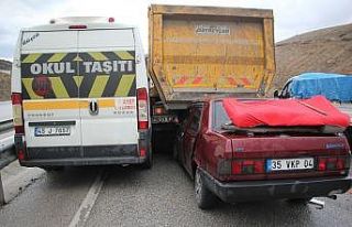 Kula’da zincirleme trafik kazası: 1 ağır yaralı