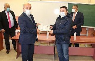Kursiyerlere ustalık ve kalfalık belgeleri verildi
