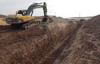 Kuruçay Barajı sulaması inşaatında çalışmalar...