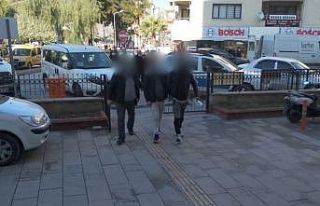 Kuşadası polisi 9 ayrı suçtan aranan zanlıyı...