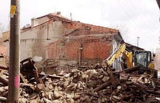 Kütahya’da 102 metruk binanın yıkımı tamamlandı