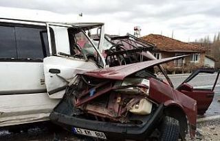 Kütahya’da trafik kazası: 2 ölü, 1 yaralı