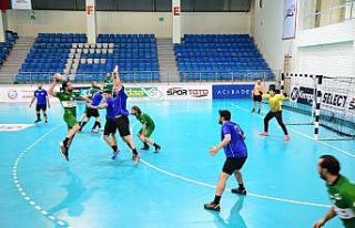 Lider Yeni Mamak GSK Hentbol Takımı farklı kazandı